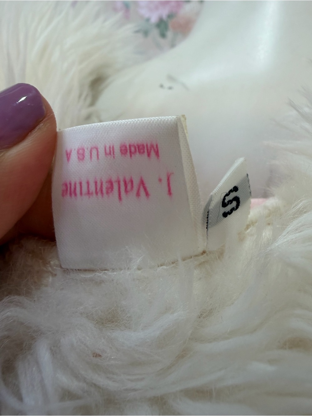American Vintage Pink Crushed Velvet Mini Coat with Cream Faux-Fur Trim - Picture 6 of 6
